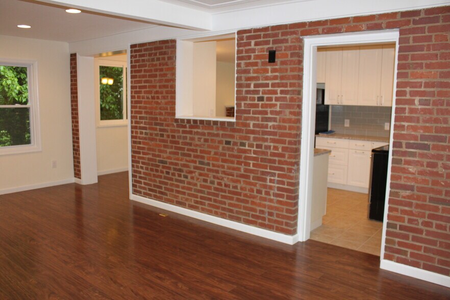 Building Photo - 7003 Murray Ct