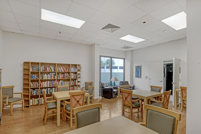 Building Photo - 3400 N Ocean Dr