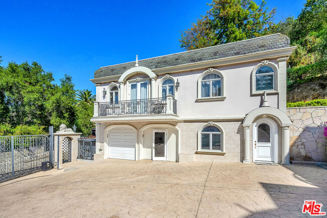 Building Photo - 11244 Briarcliff Ln