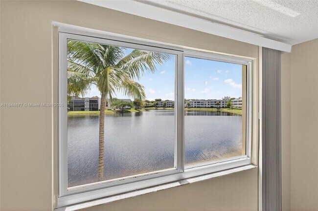 Building Photo - 7214 S Devon Dr