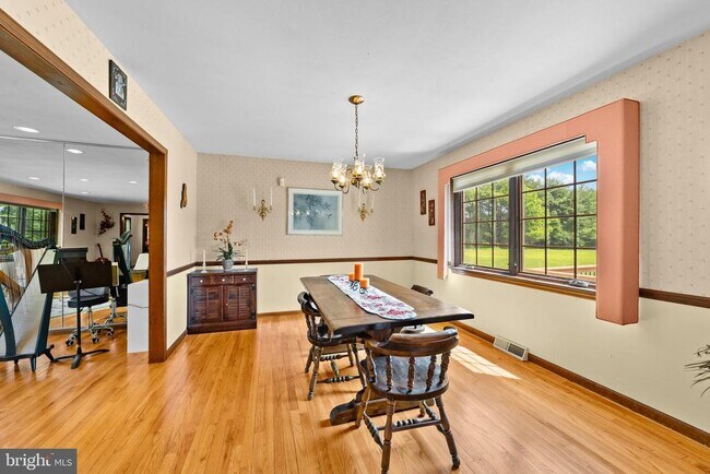 Building Photo - 1602 Harbourton Rocktown Rd