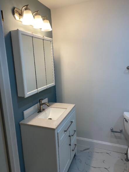 Building Photo - 25 Sturbridge Ln