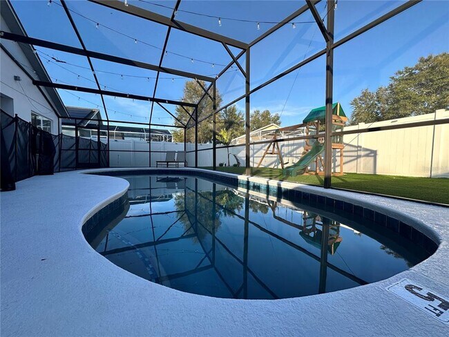 Building Photo - 17410 Woodcrest Way