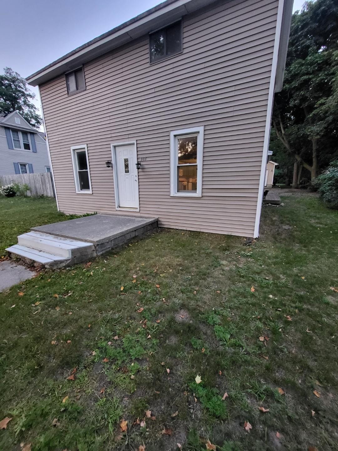 Building Photo - 404 2nd St