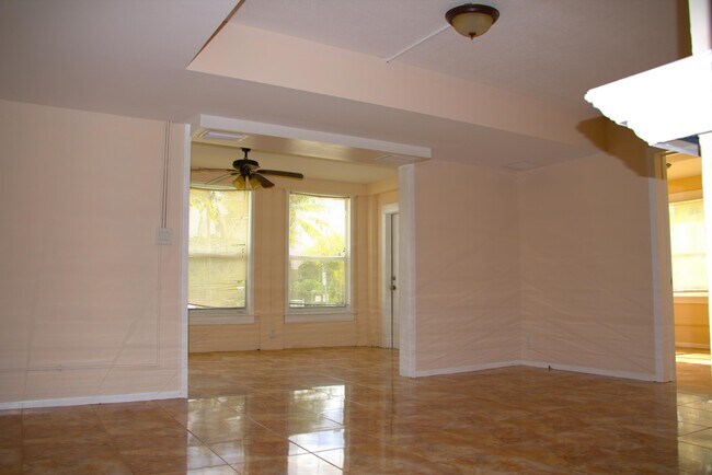 Building Photo - 5701 N Flagler Dr