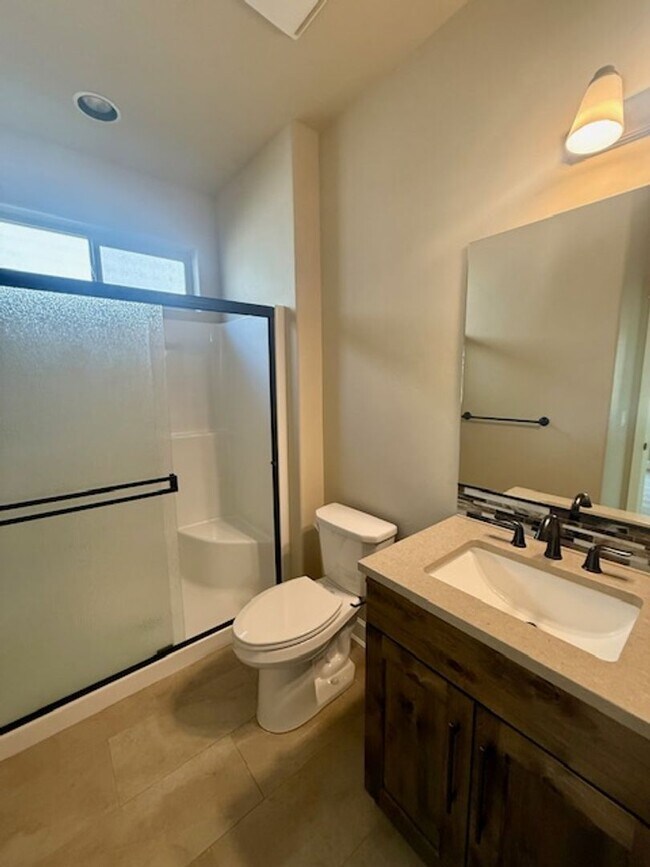 Building Photo - Luxury Home in Stonegate with Community Pool!