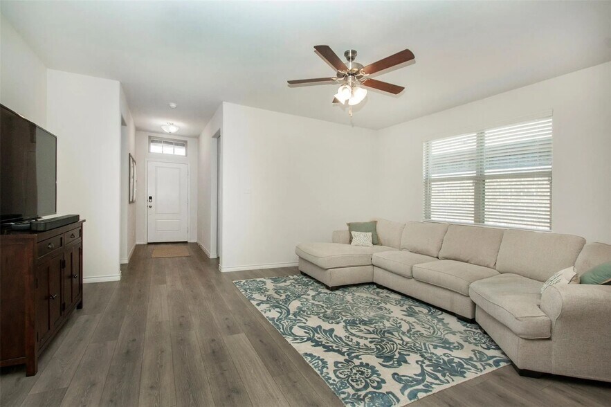 Building Photo - 2348 Opaline Dr