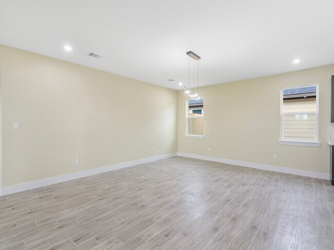 Building Photo - 327 Rd 5840