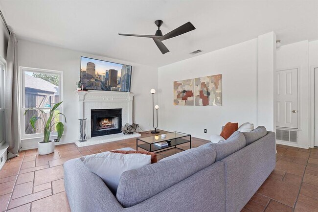 Building Photo - 7604 Vail Valley Dr