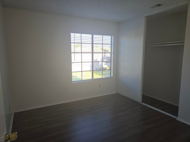 Building Photo - 713 N Corvette Dr
