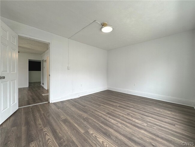 Building Photo - 318 W Hoard St