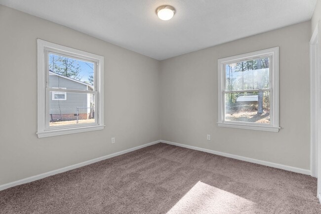 Building Photo - 620 Starling Way