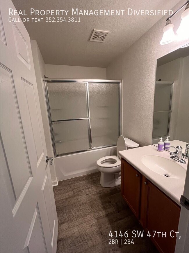 Building Photo - 4146 SW 47th Ct