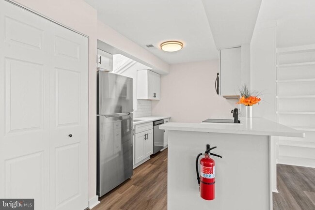 Building Photo - 1210 Thackery Ct