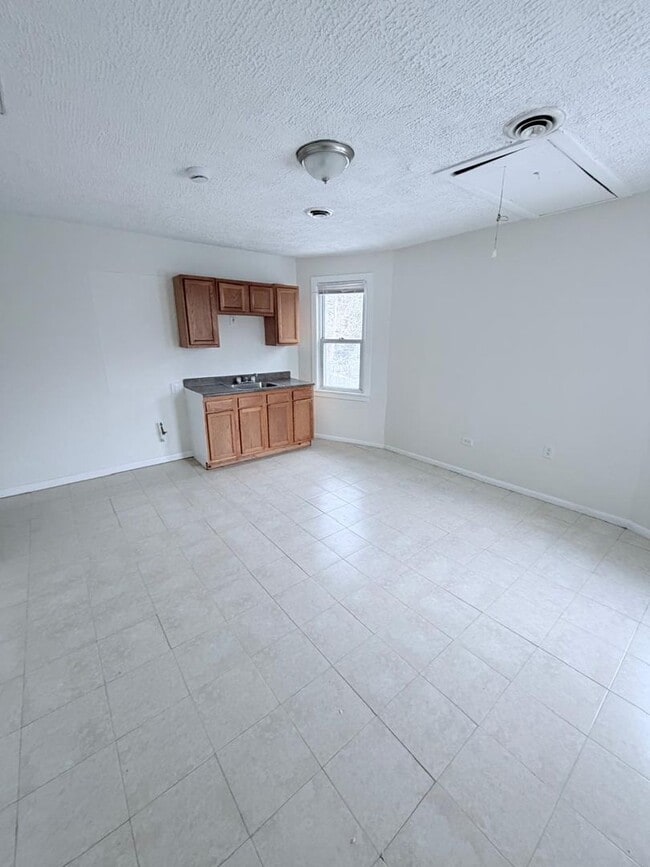 Building Photo - 4004 Storer Ave