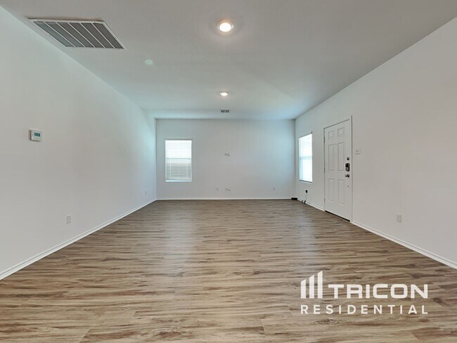 Building Photo - 217 Mica Trl