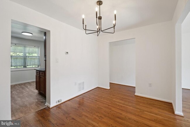 Building Photo - 838 College Pkwy