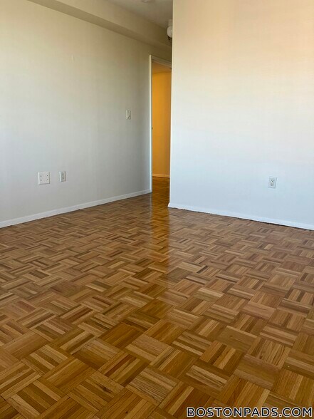 Building Photo - 185 Freeman St