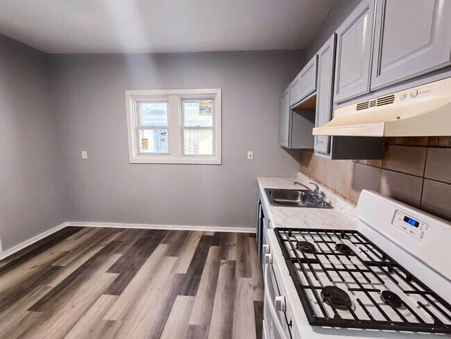 Building Photo - 91 Spring St