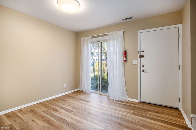 Building Photo - 2 br, 1.5 bath Condo - 3577 Kenbrooke Ct