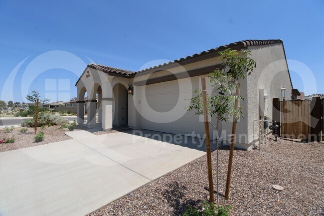 Primary Photo - 8805 W Windsor Blvd