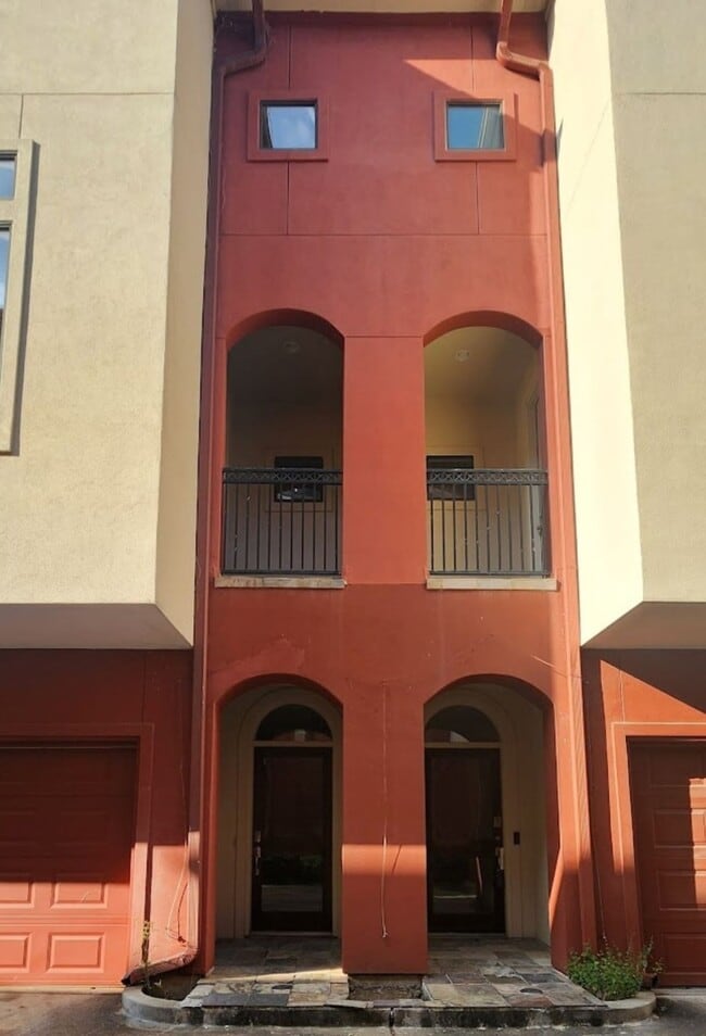 Building Photo - 404 Parker St
