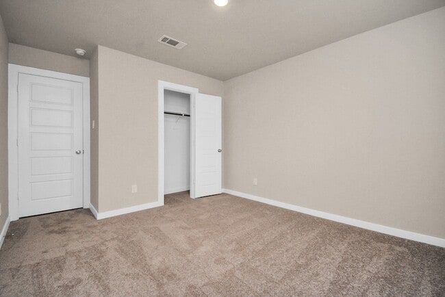 Building Photo - 2734 San Bernard Dr