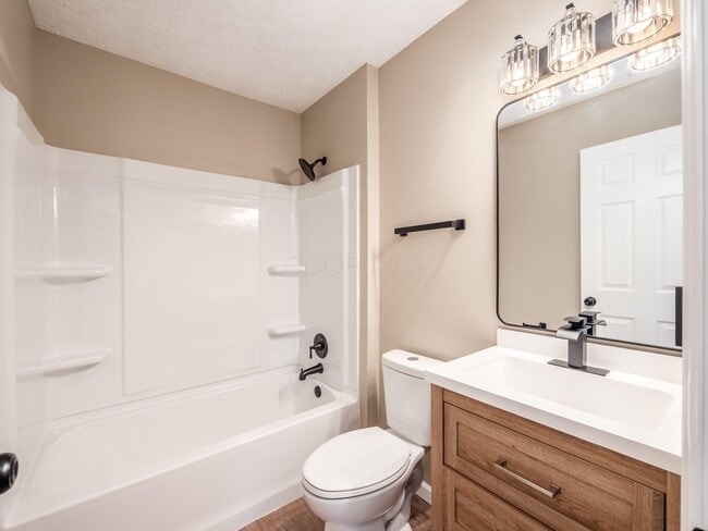 Building Photo - 5222 Horseshoe Dr N