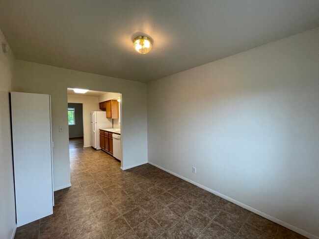 Building Photo - Great Updated Rancher