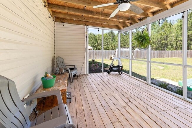 Building Photo - 174 Coral Dr
