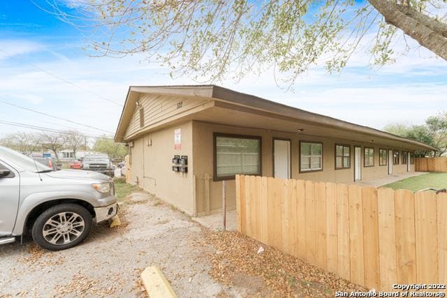 Primary Photo - 522 Altitude St
