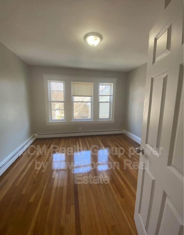 Building Photo - 23 Mall St