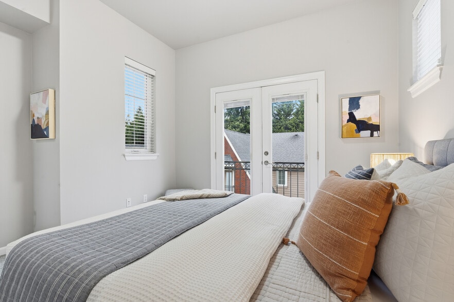 Building Photo - 12325 NE 86th Way