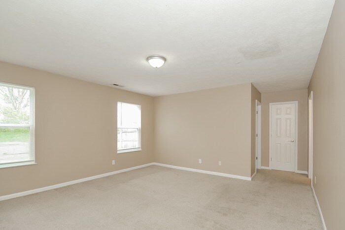 Building Photo - 613 Quail Hollow Dr