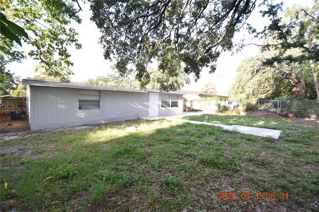 Building Photo - 3908 E Hanna Ave