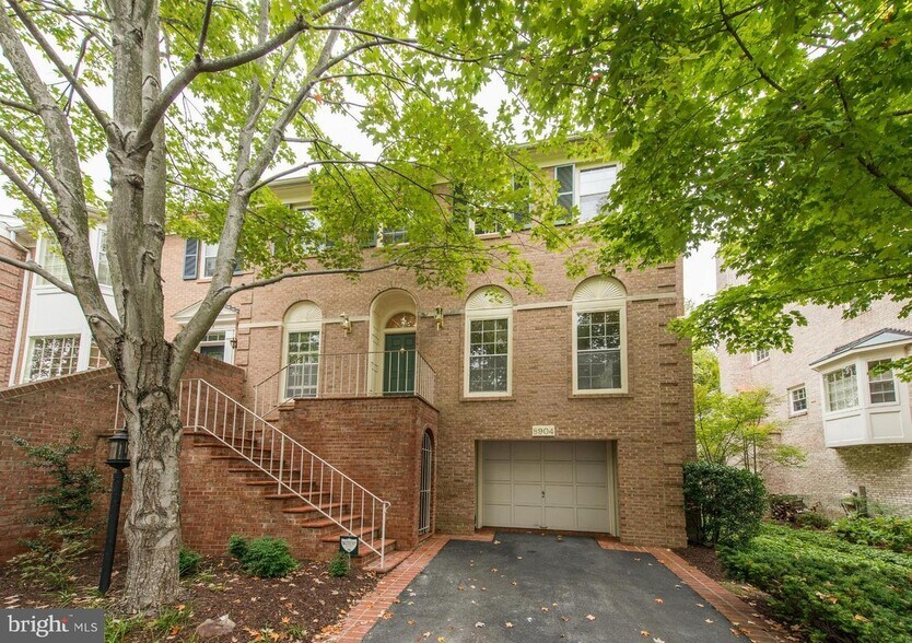 Building Photo - 8904 Barrowgate Ct
