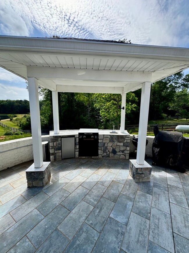 Building Photo - 437 County Rd 561