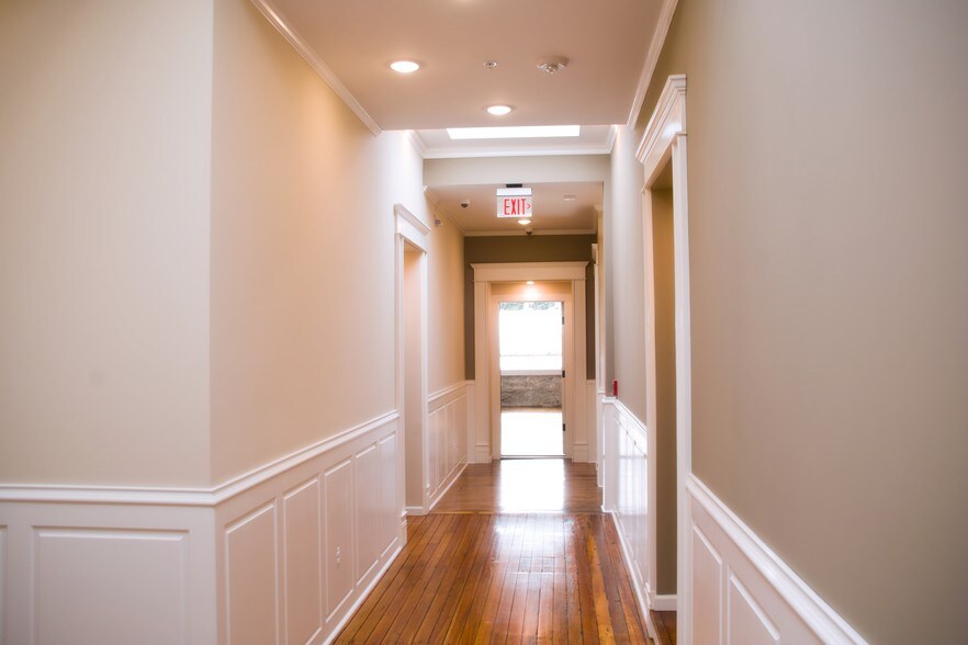 Original Wood Floors in Hall - 114 E University St