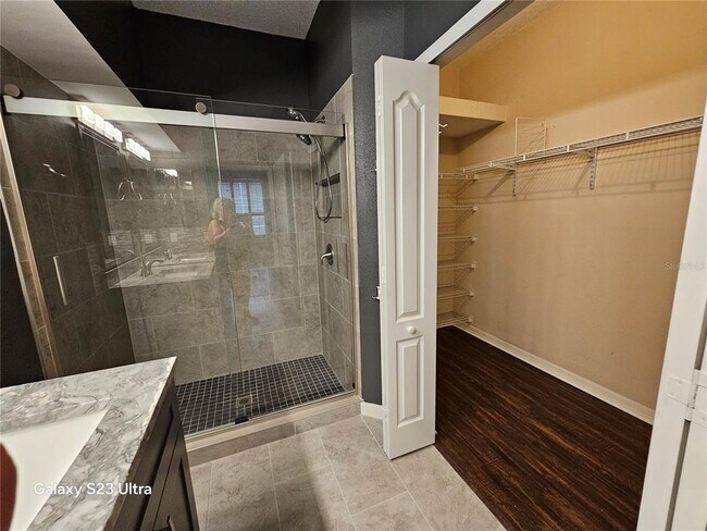 Building Photo - 9852 Bridgeton Dr