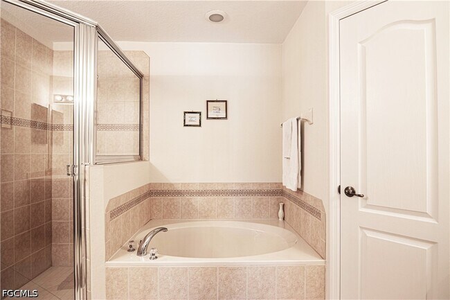 Building Photo - 5023 Agualinda Blvd