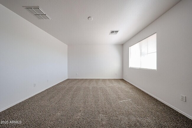 Building Photo - 5318 W Shumway Farm Rd