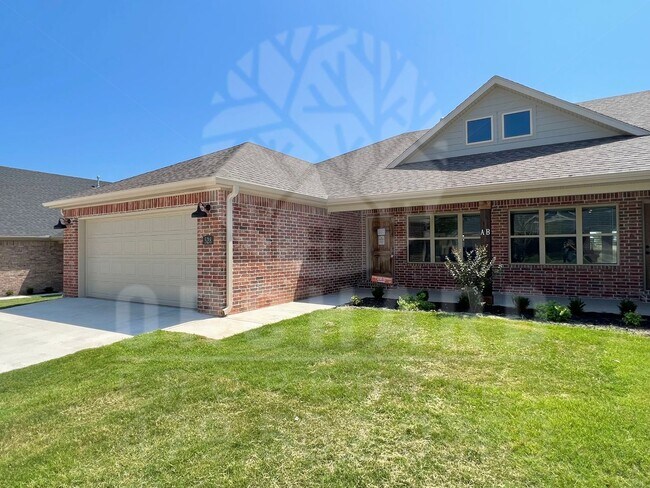 Building Photo - 528 Bradford Dr