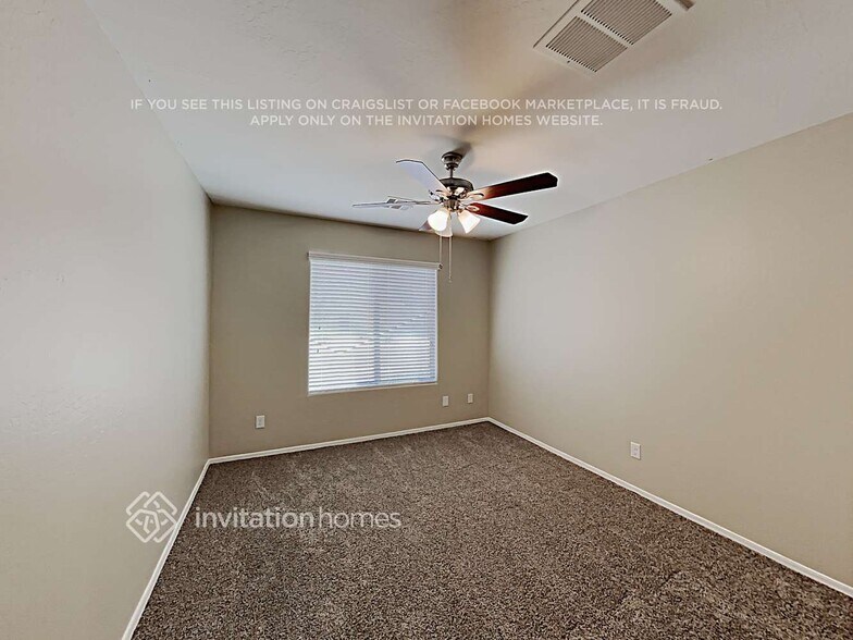 Building Photo - 32634 N Cherry Creek Rd