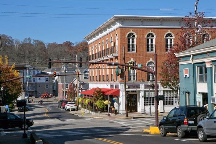 Building Photo - 613 Pike St