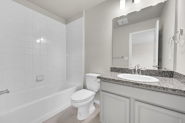 Building Photo - $2,295.00, 2 bed, 2.5 bath located in Denver