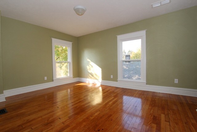 Building Photo - 1054 Sibley St NW