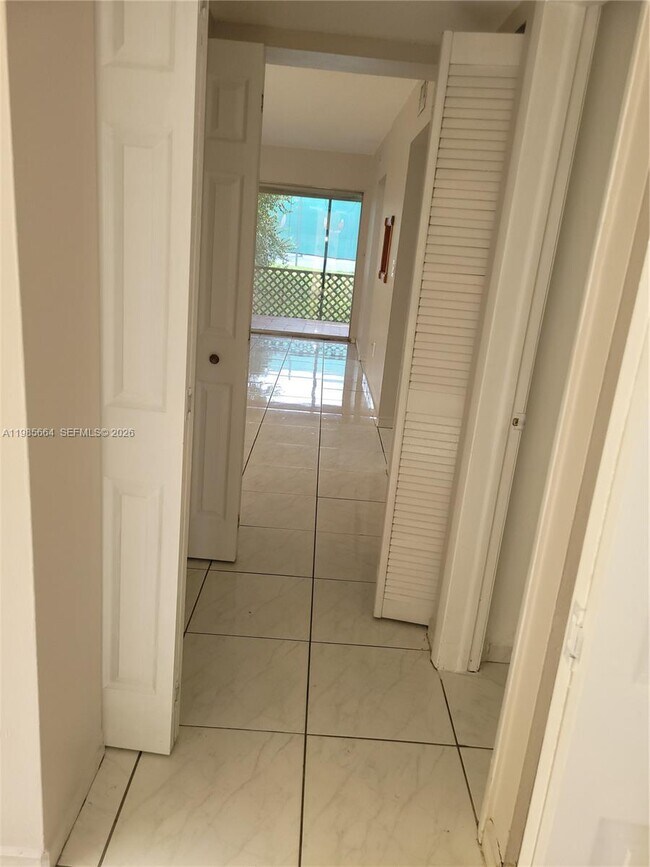 Building Photo - 14389 SW Kendale Lakes Cir