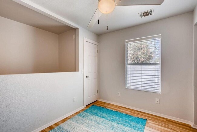 Building Photo - 1312 Cometa St