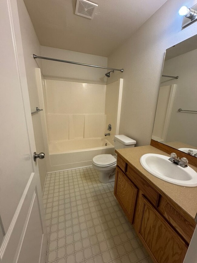 Building Photo - 3Bd/2.5Ba Renton House
