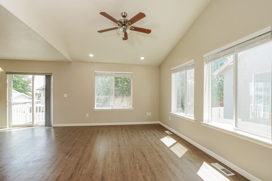Building Photo - 3423 Melanie Cove